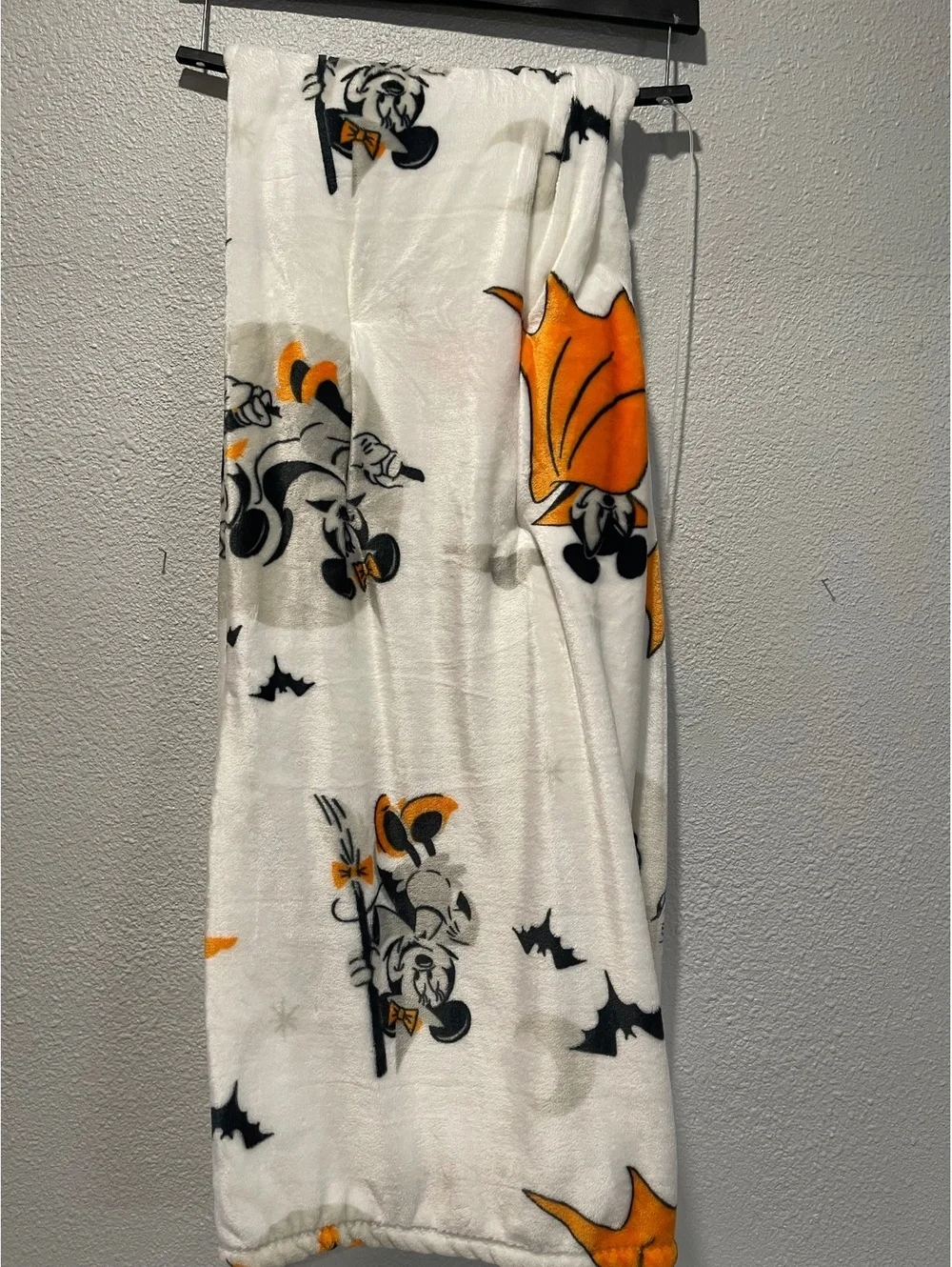 Disney Halloween Plush Throw Blanket 50x70 Inches